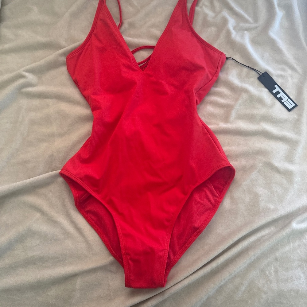 NWT TA3 Red Plungey -S